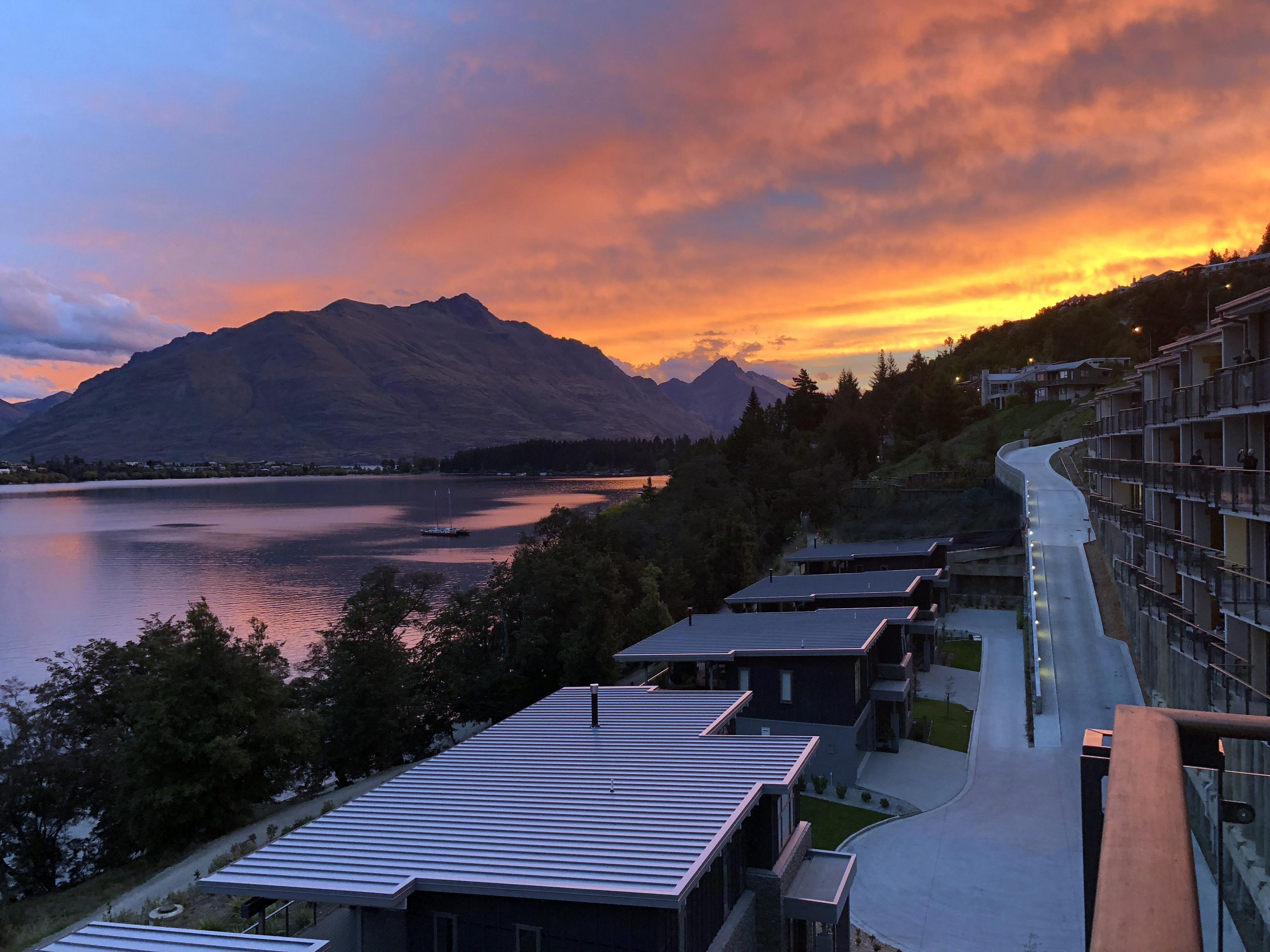 The Rees Hotel & Luxury Apartments Queenstown Exterior photo